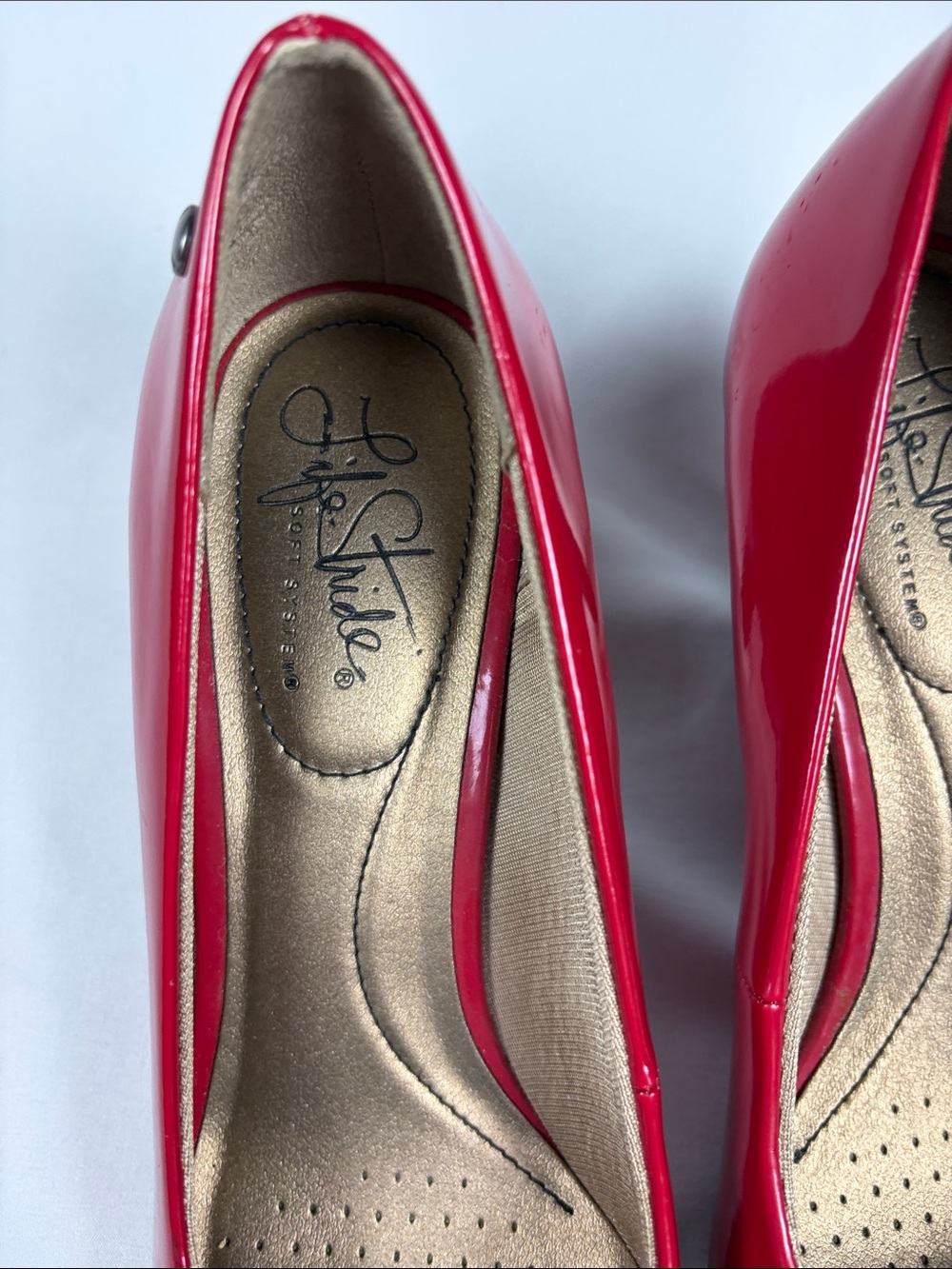 Life Stride Red Patent Kitten Heels - Picture 2 of 13